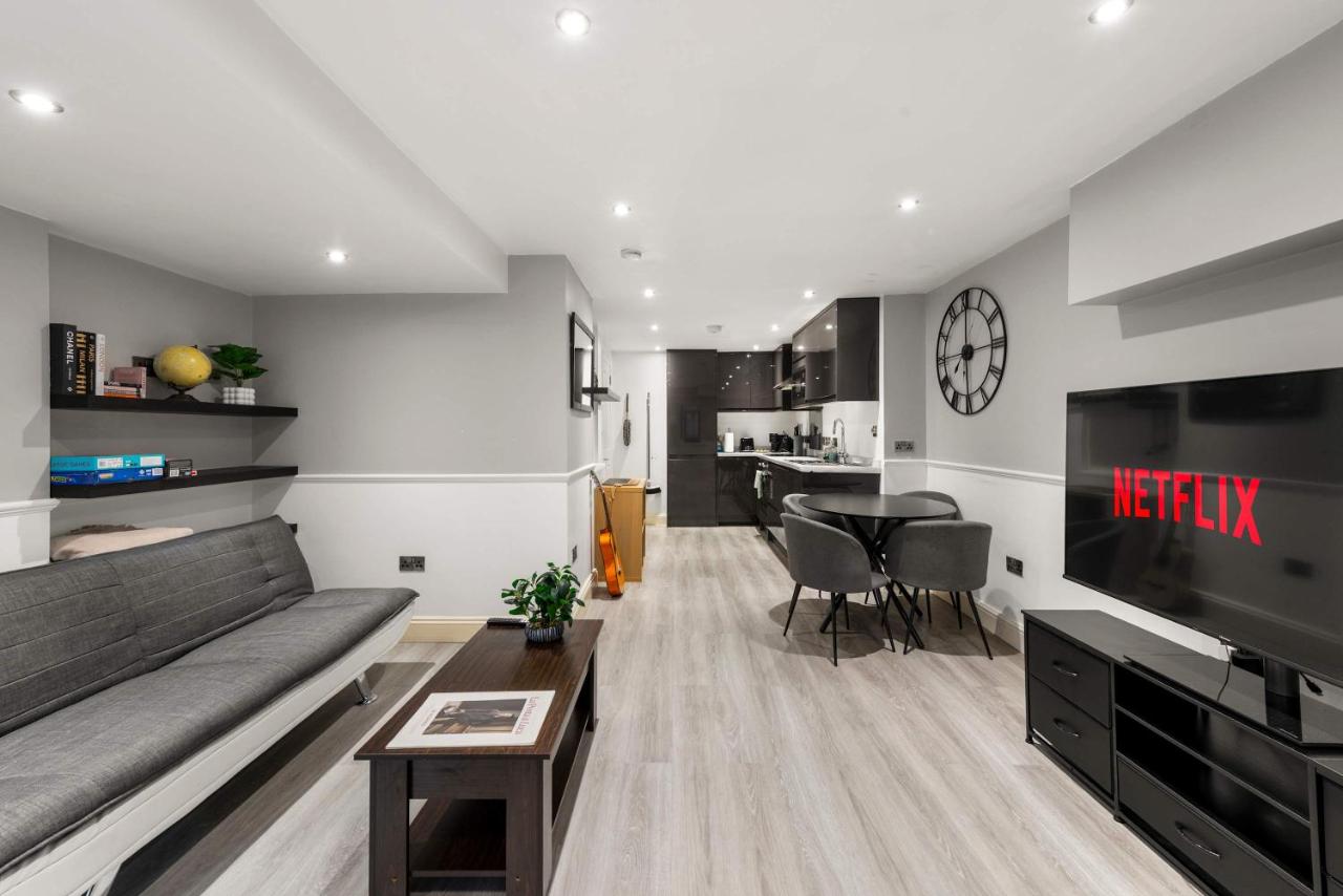 SG, Charming Knightsbridge London Apartment - 2