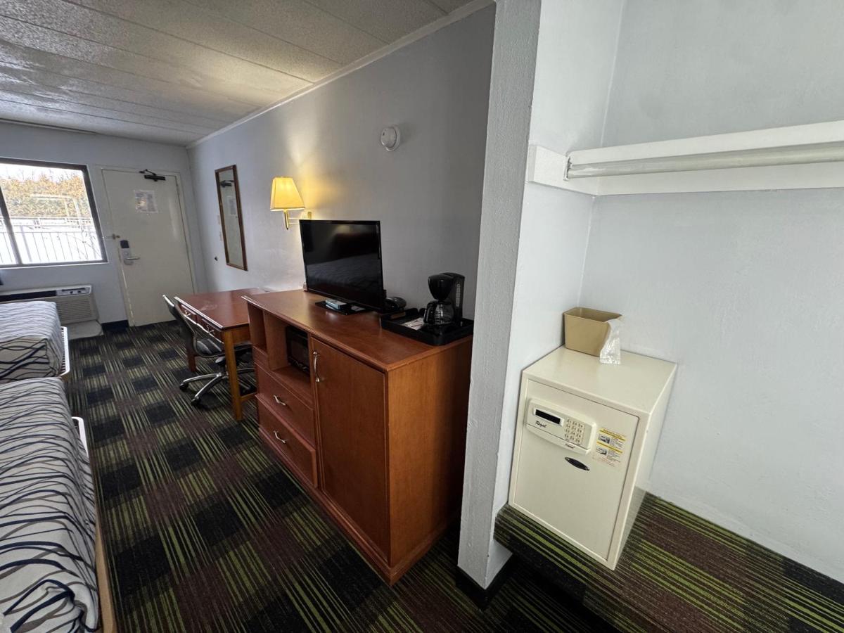 Sprucewood Inn — photo 10