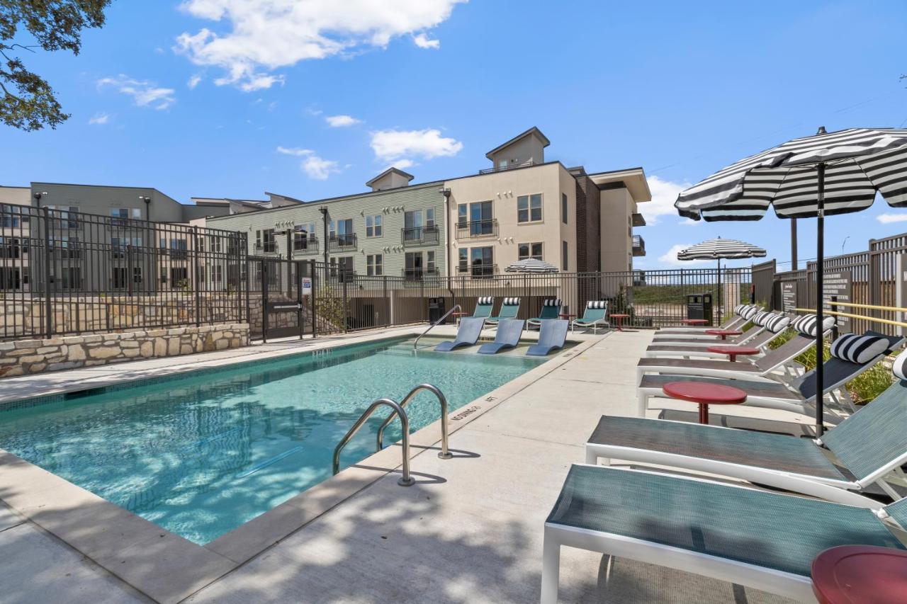 Modern King Suite Downtown Austin and Wi-Fi NEW - 4