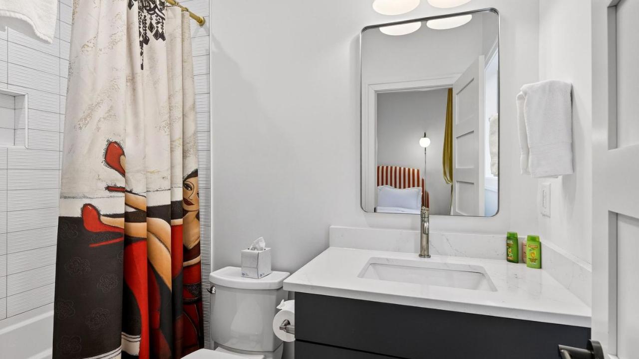 Girls Night Out by AvantStay Private Karaoke Lounge Hot Tub Rooftop Downtown Views - 3