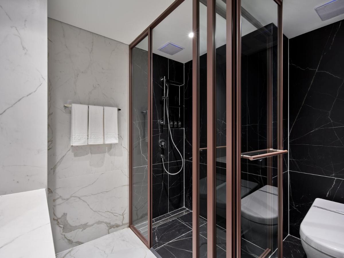 Hotel The Botanik Sewoon Myeongdong - 4