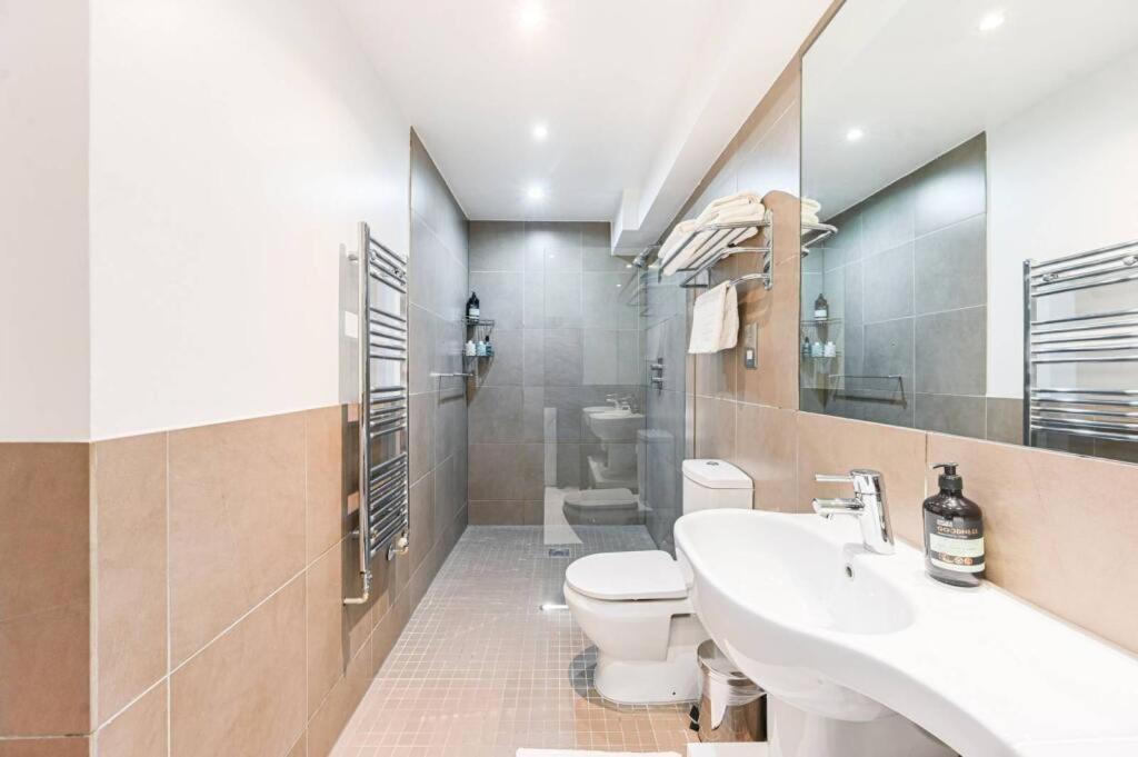 Studio flat in Earls Court - 3