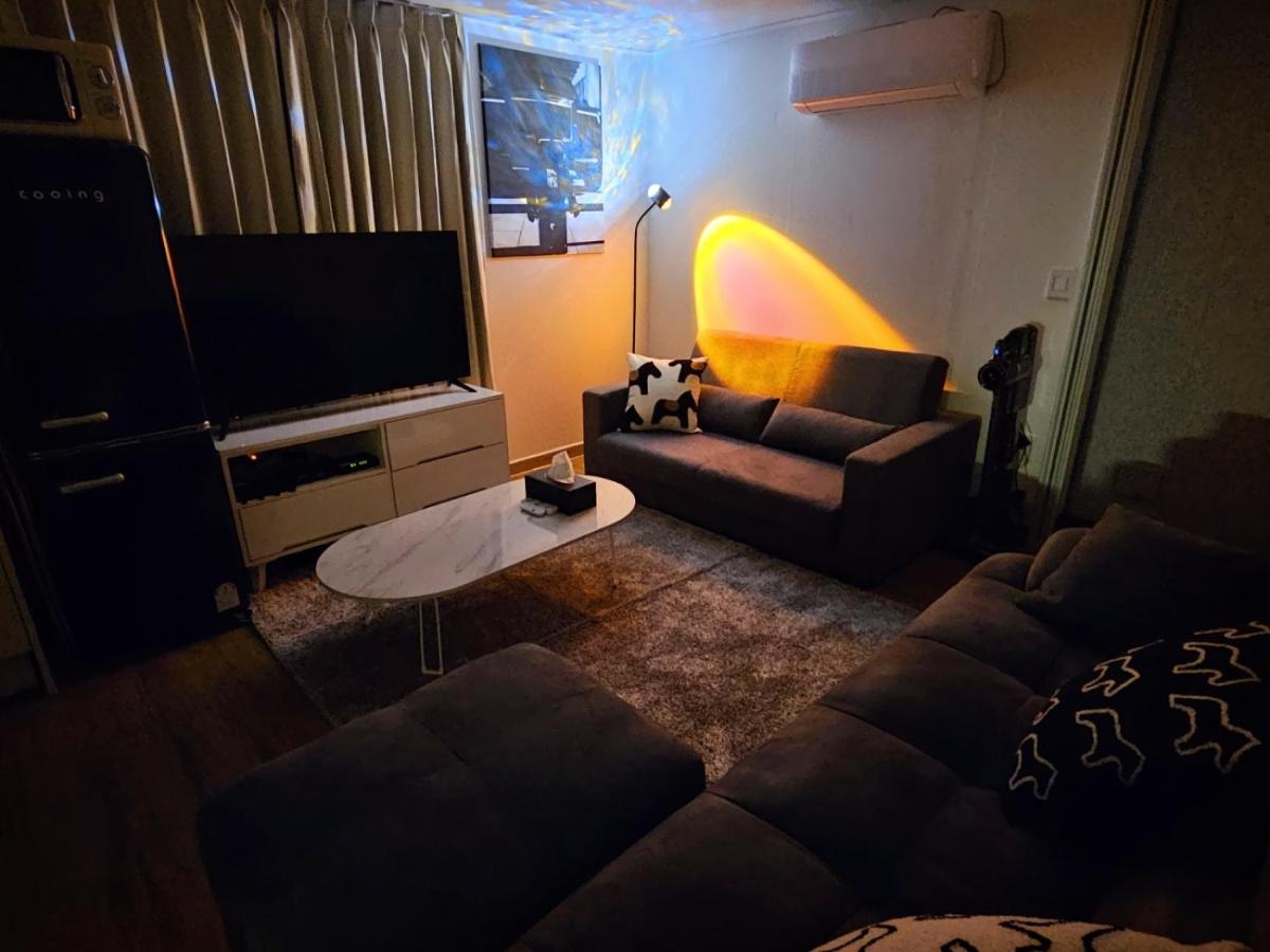 Gangnam Modern House 5 minutes from Yeoksam Station Sleeps 6