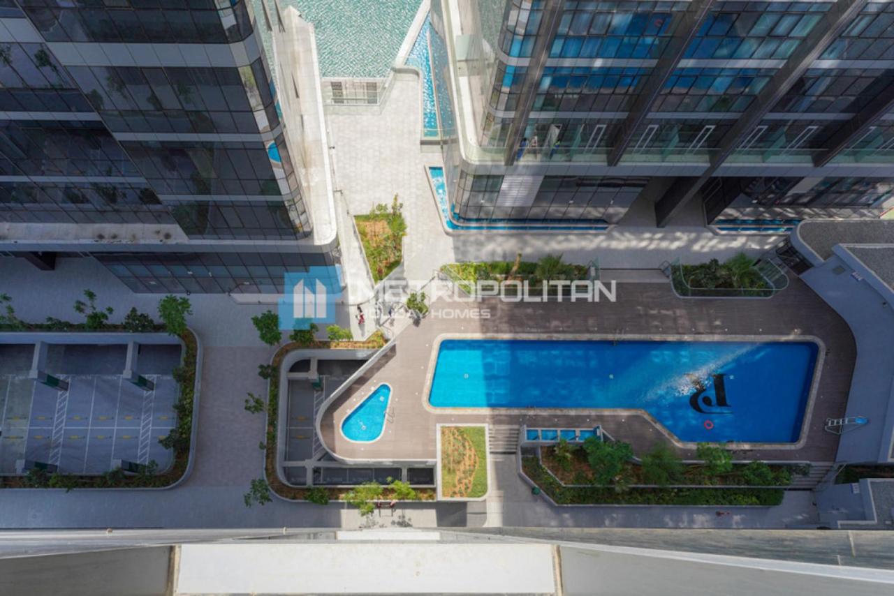 MCRE Brand New 3BR in the Heart of Al Reem - 4