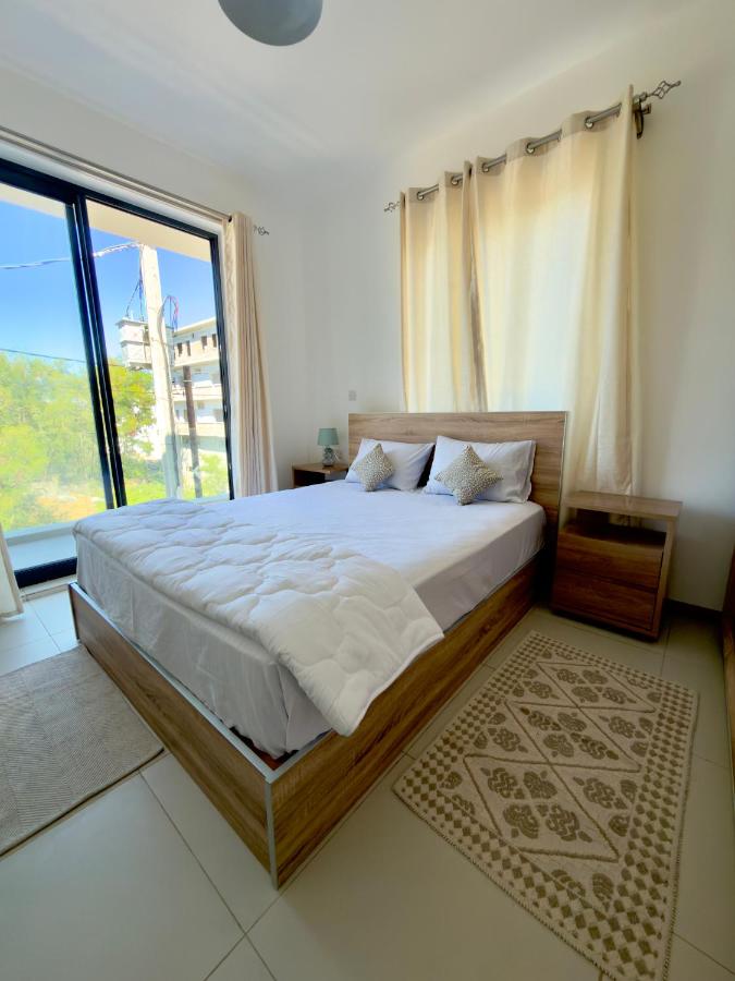 Modern 2-Bedroom Apartment with Pool, Lift and Parking Grand Baie - 2