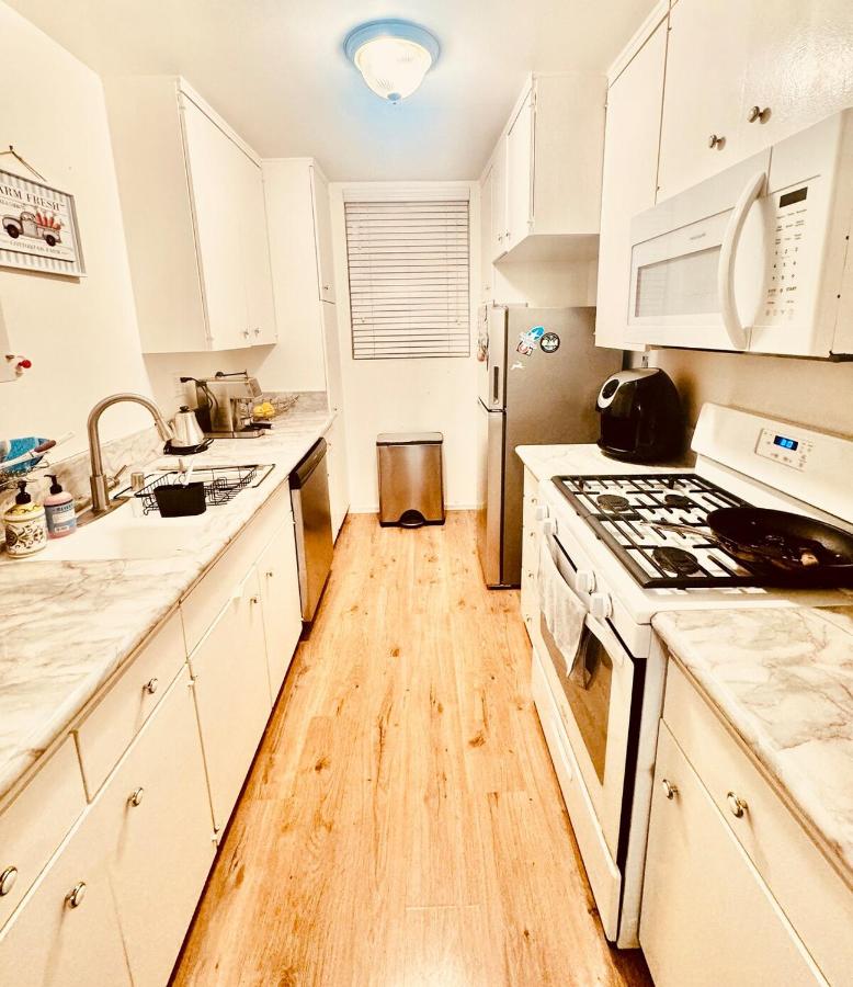 Cozy beautiful 2 bedroom home at the beach - 4