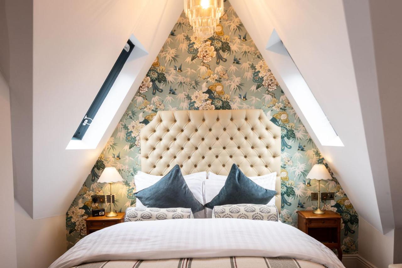 The Red Lion Hotel - 2