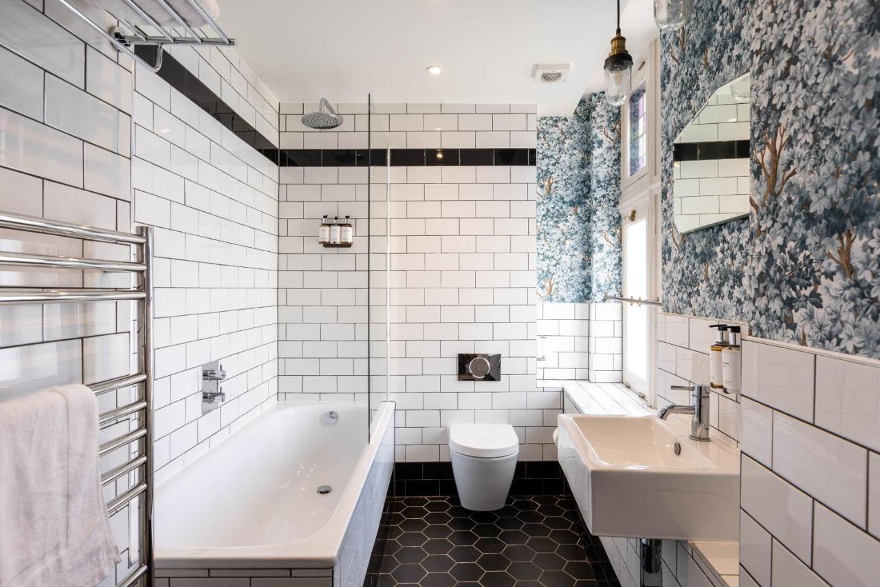 The Red Lion Hotel - 3