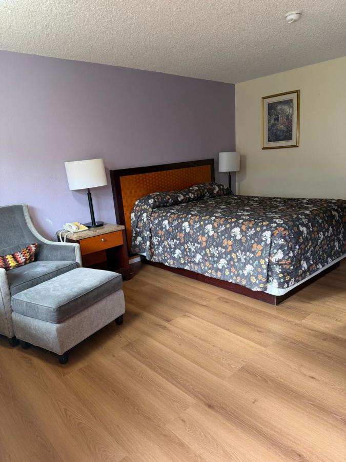 Ridge Crest Motel — photo 18