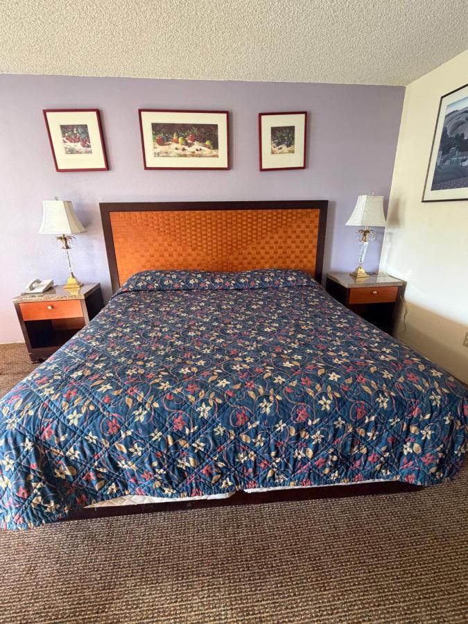 Ridge Crest Motel — photo 9