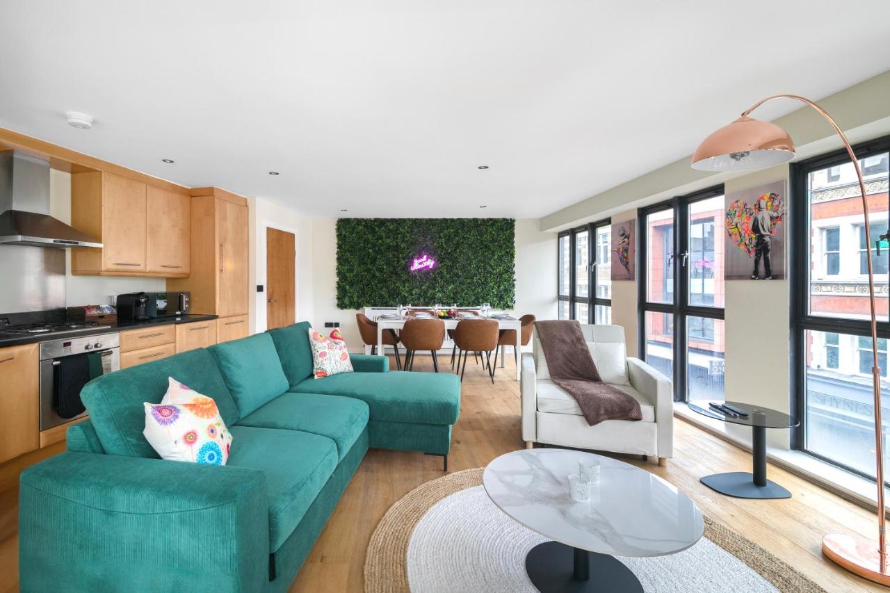 Luxury 70sqm 1Bedroom in Hoxton Sq 4 Mins to Old Street Tube Station Sleeps 4 - 5