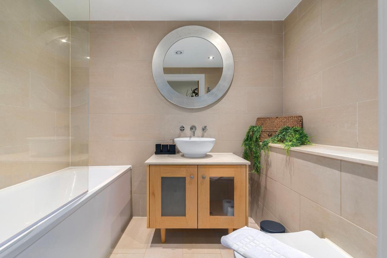 Luxury 70sqm 1Bedroom in Hoxton Sq 4 Mins to Old Street Tube Station Sleeps 4 - 3