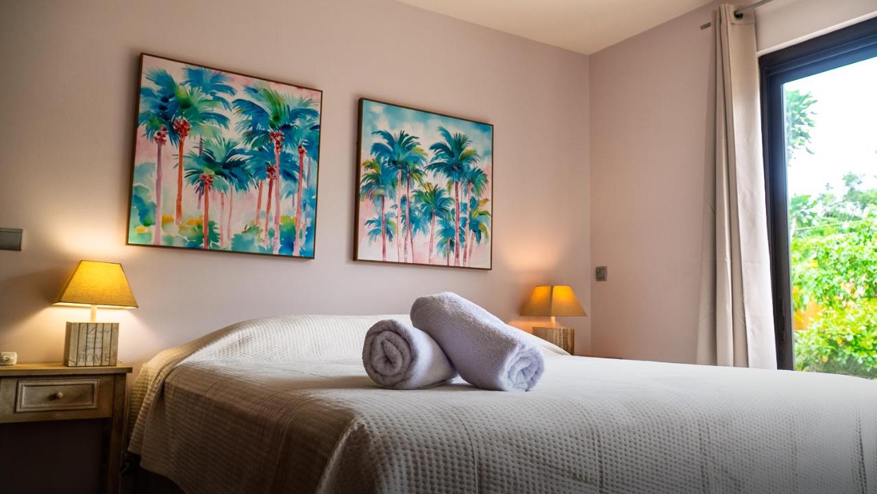 City center apartment - Free parking and swimming pool