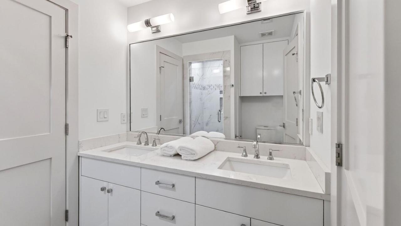 Delores House by AvantStay Movie Theater Outdoor Kitchen Modern East Austin Home near Downtown Breweries Live Music - 2
