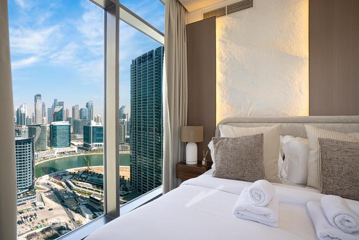 Lux 1BR with Stunning Canal Views - 2