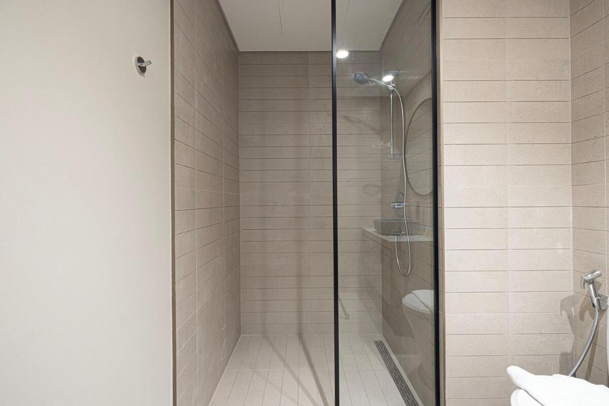 Lux 1BR with Stunning Canal Views - 3