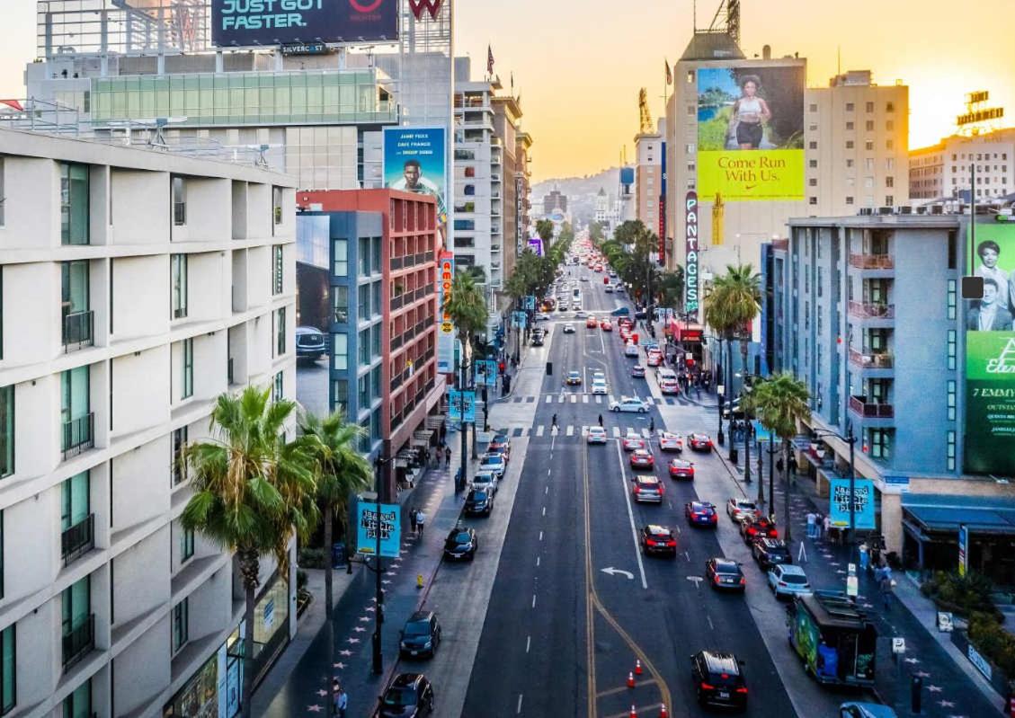 Modern Hollywood Apt with Pool Spa & Great Views - 4