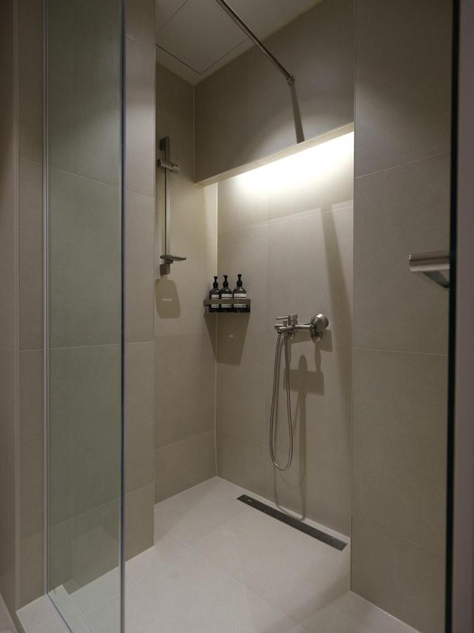 Anon STAY DDP 12 people comfortable 1 minute from airport bus1st floor DDP station Myeongdong Seongsu - 2