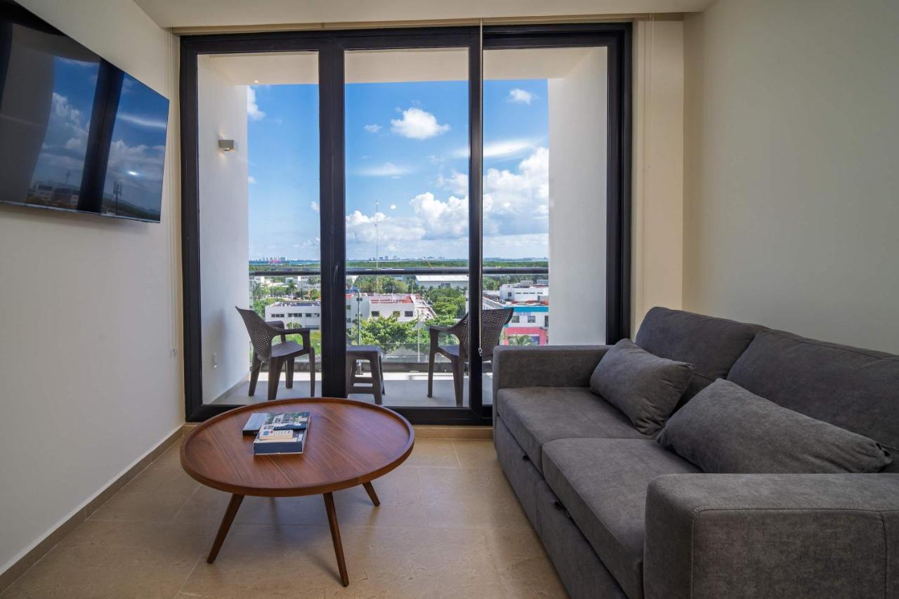 Great apartment next to hospitals & malls
