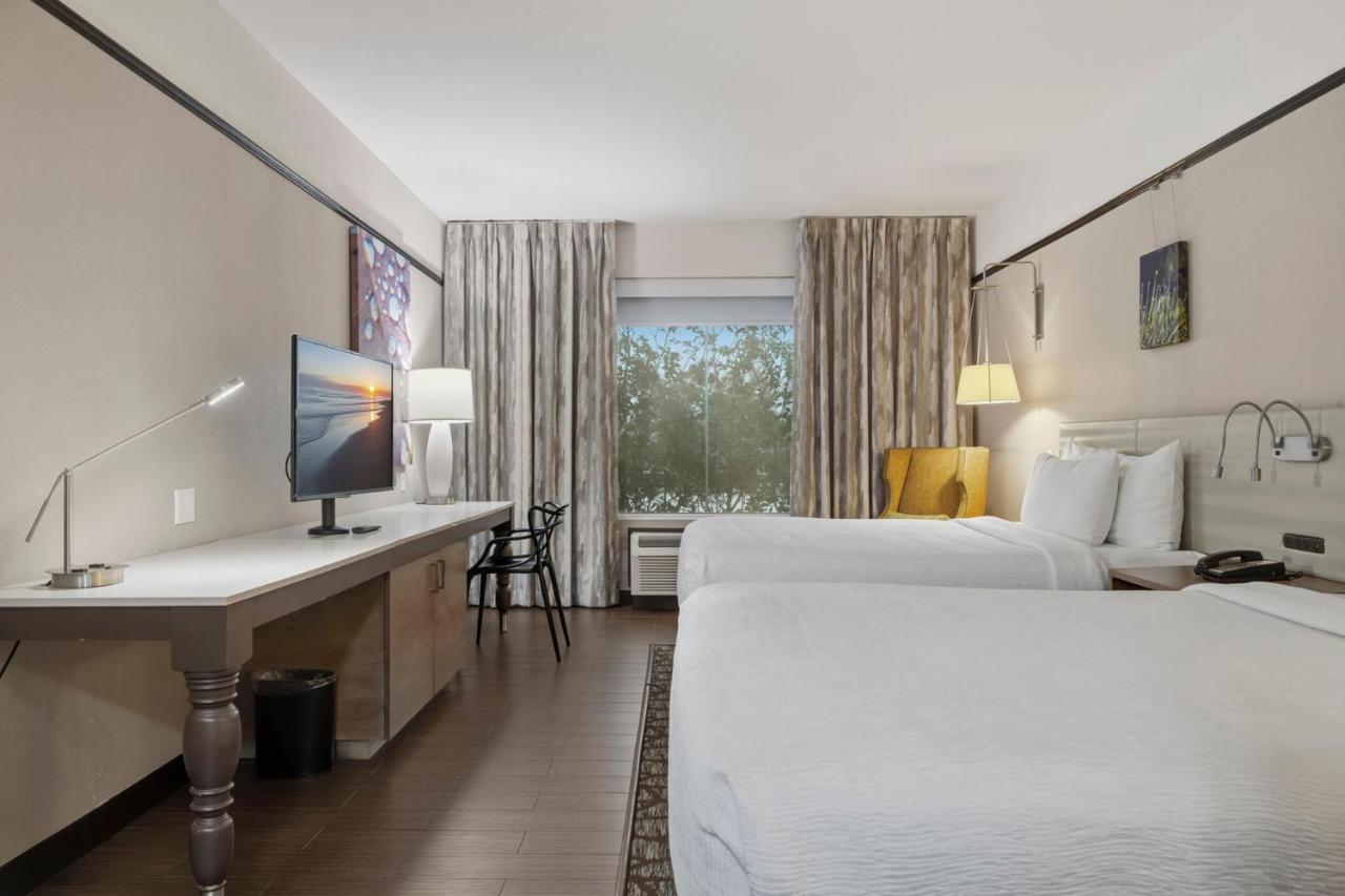 Kozy Hotel Houston North — photo 18