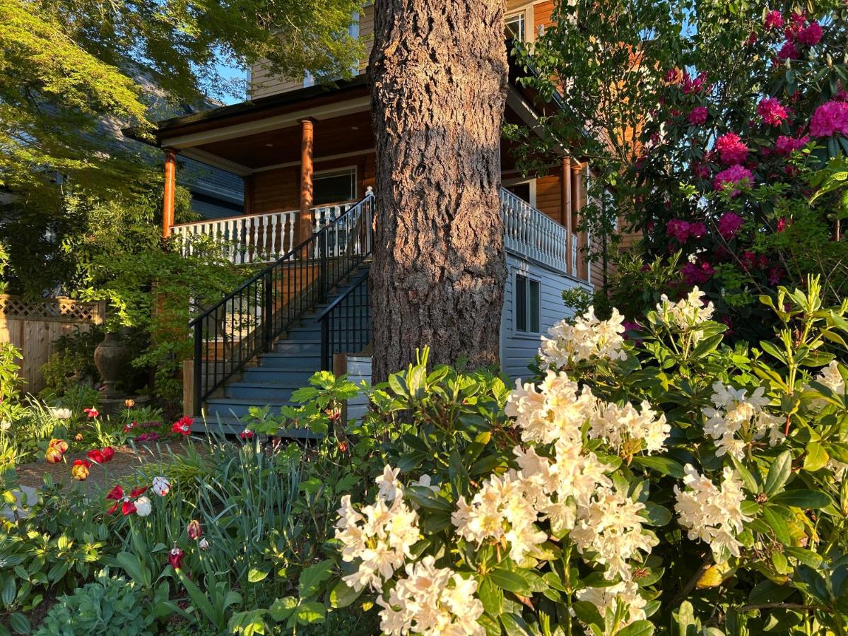 Private Suite Steps to Main St.