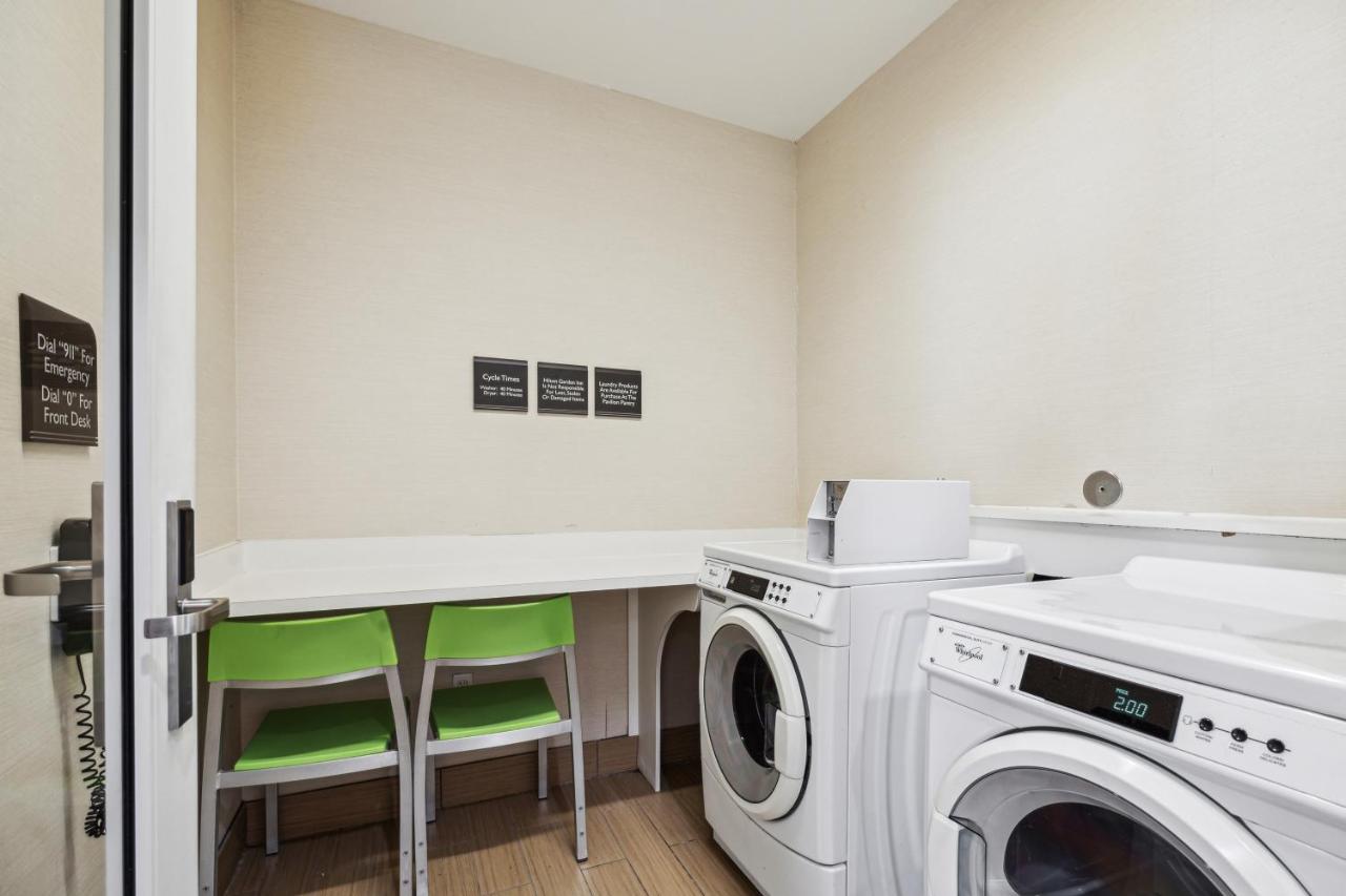 Kozy Hotel Houston North — photo 16