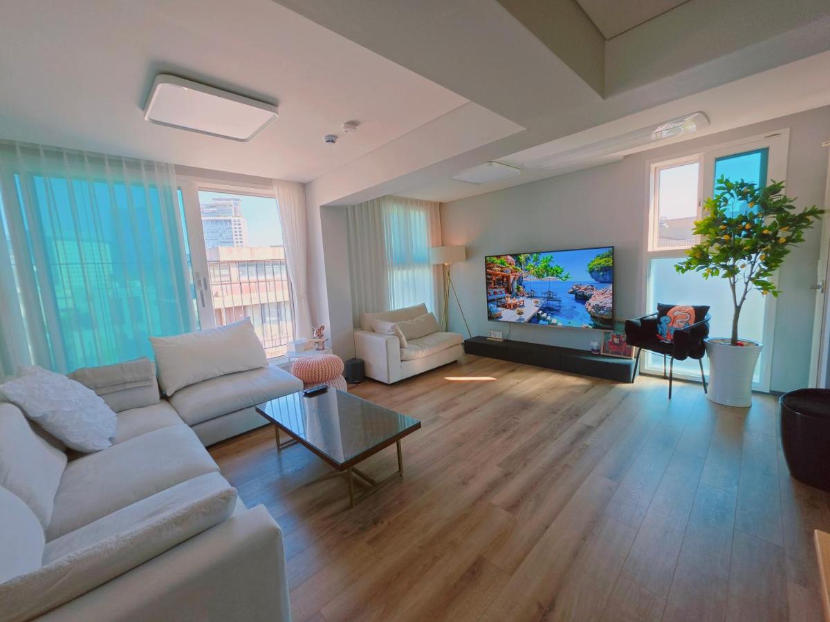 Gyeongbokgung Palace House - 5