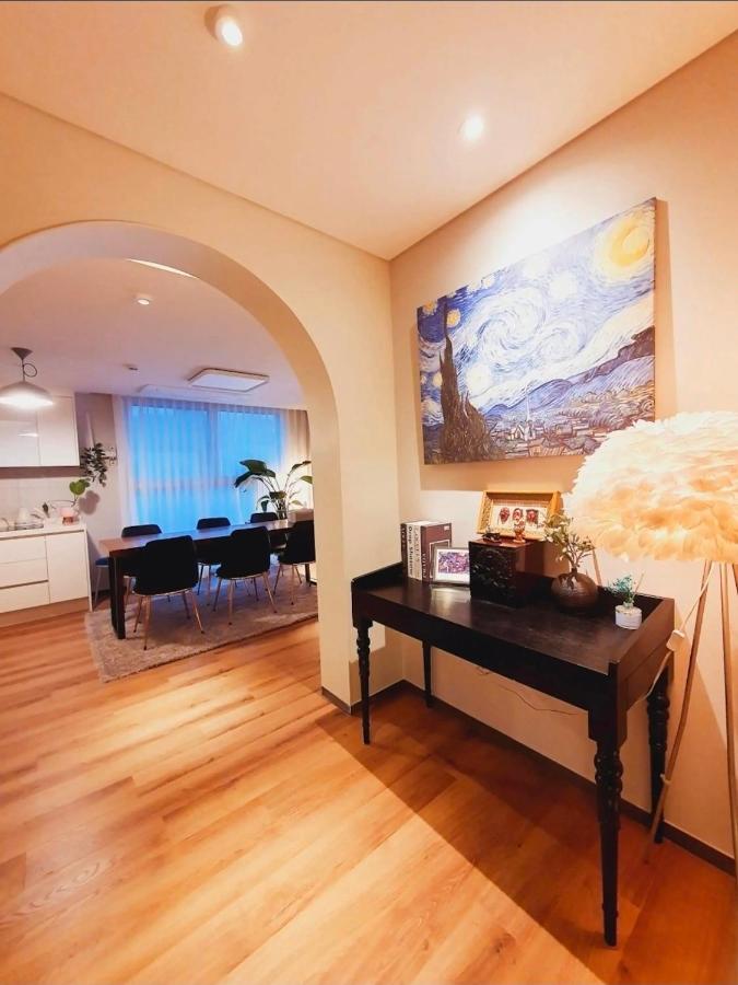 Gyeongbokgung Palace House - 4