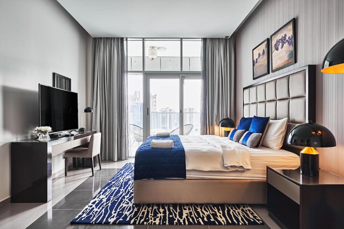 Luxury Studio Cozy & comfy 12 Min Walk-Dubai Mall