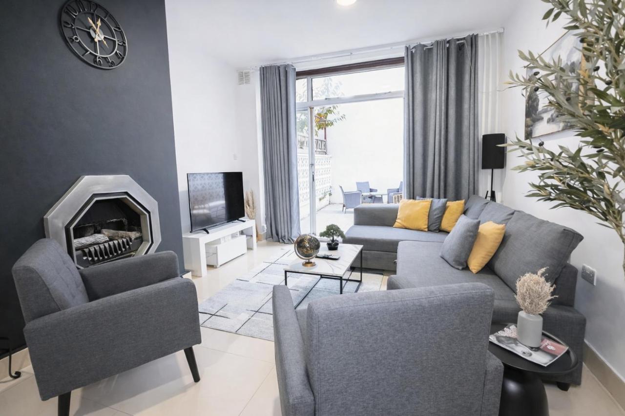 Exclusive Hyde park stay - 4 Bedrooms - 10 Sleeps - 2