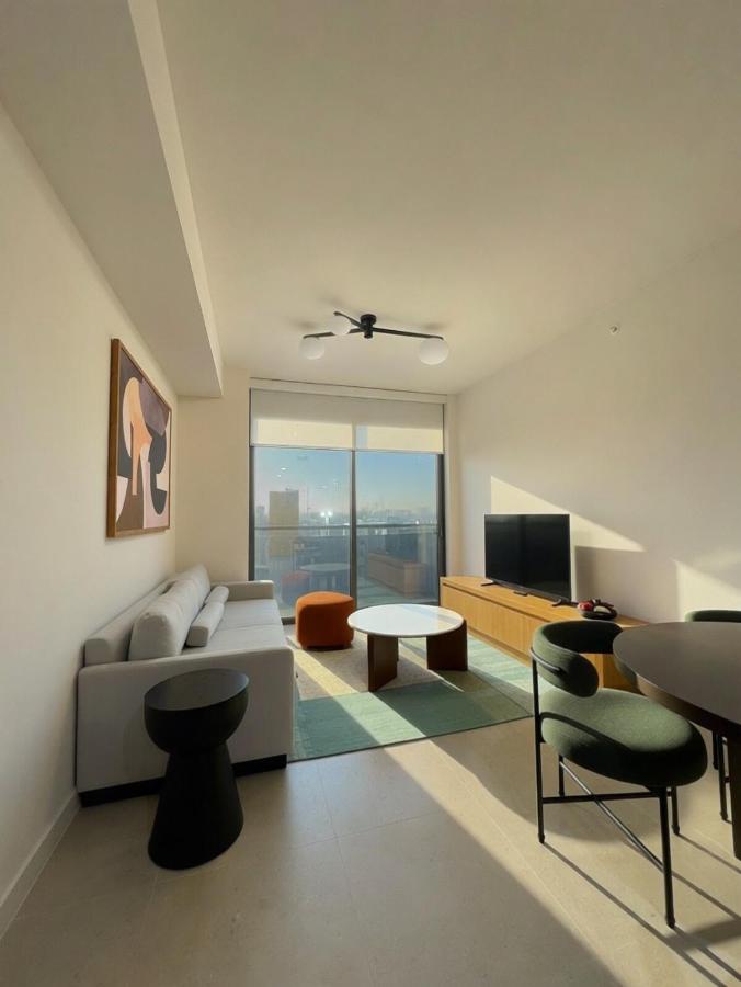 Stylish Minimalist 1BR in The Crosby