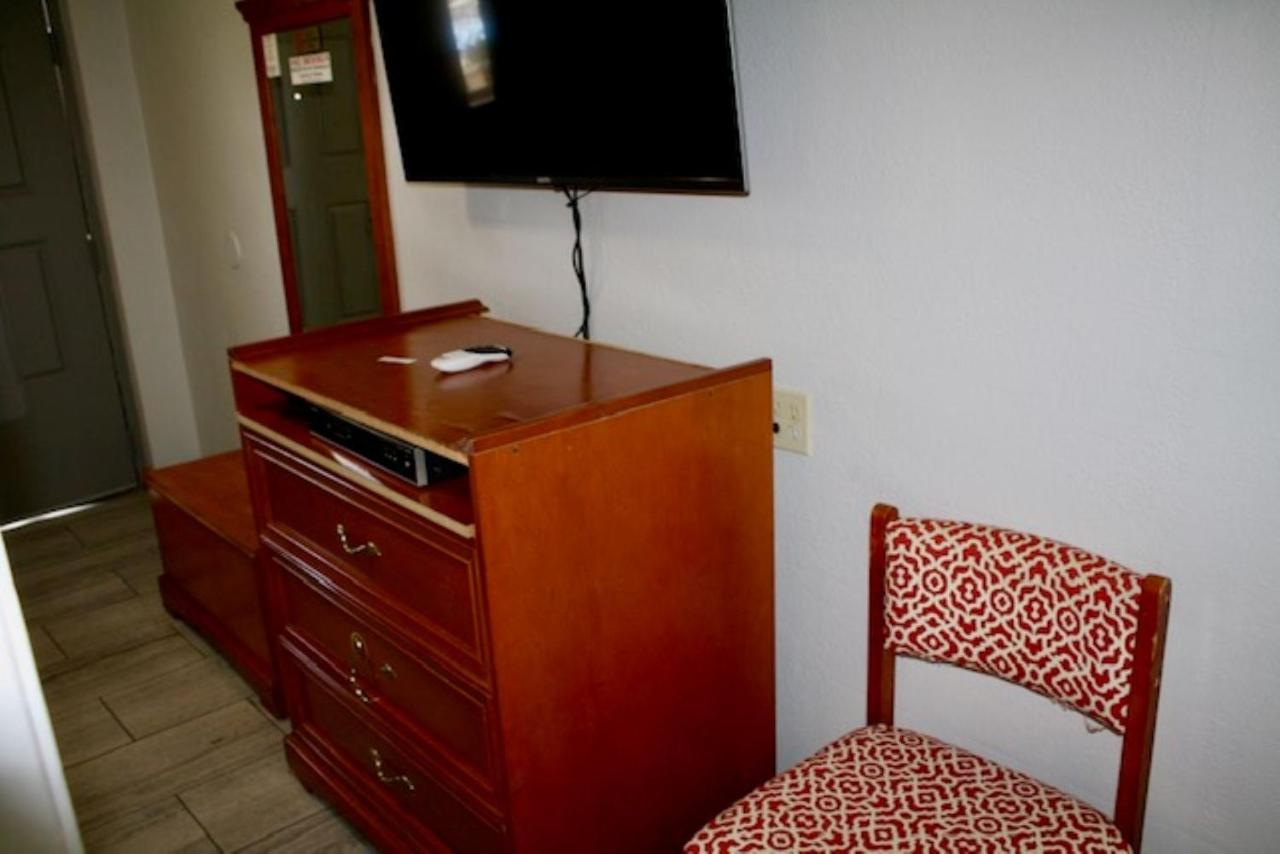 Budget Inn — photo 19