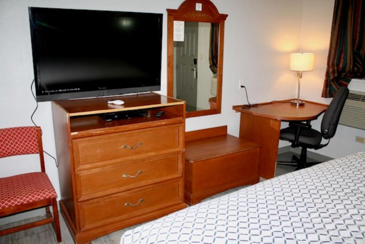 Budget Inn — photo 8