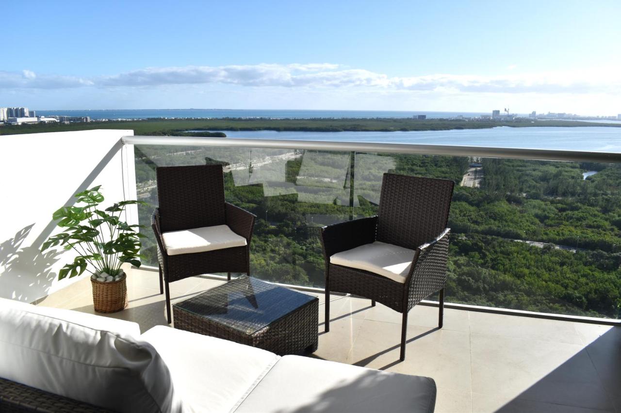 Terraza con vista mar y laguna 2 recámaras Cancún centro Malecón Américas
