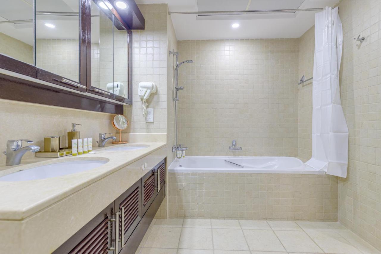 Burj Khalifa View - 2 Bedroom apartment at The Residence 5, Downtown - Allsopp & Allsopp - 3