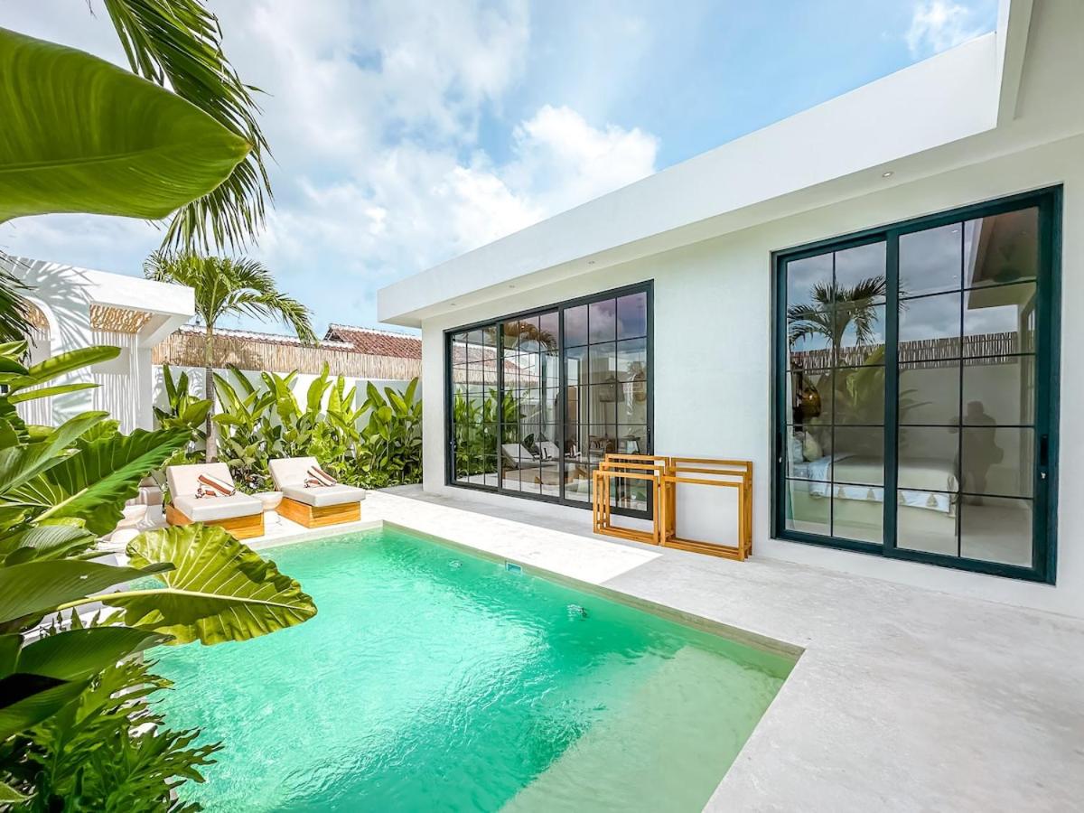 Villa Nabu - Serene Tropical Escape in Heart of Seminyak