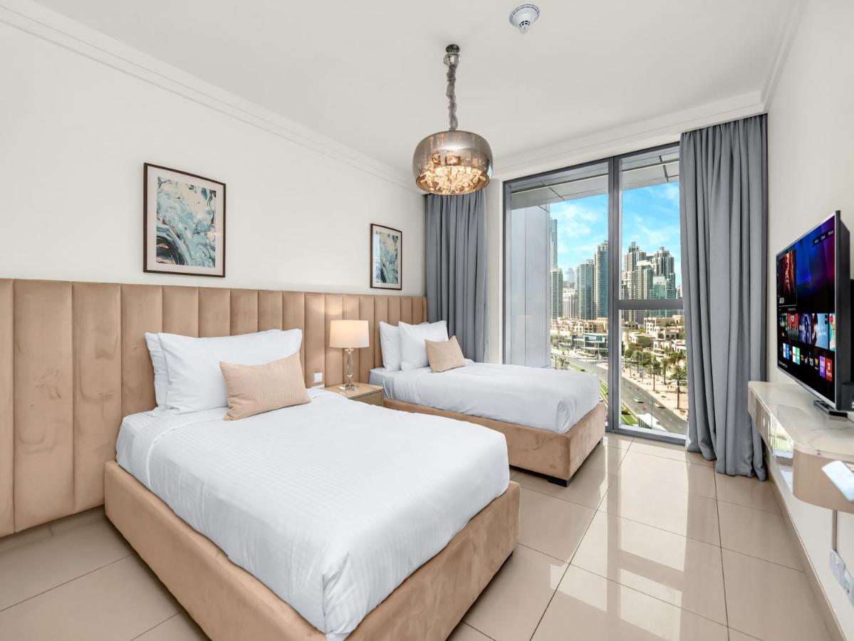 Kensington Prime 4BR Burj View and Dubai Mall Link - 2