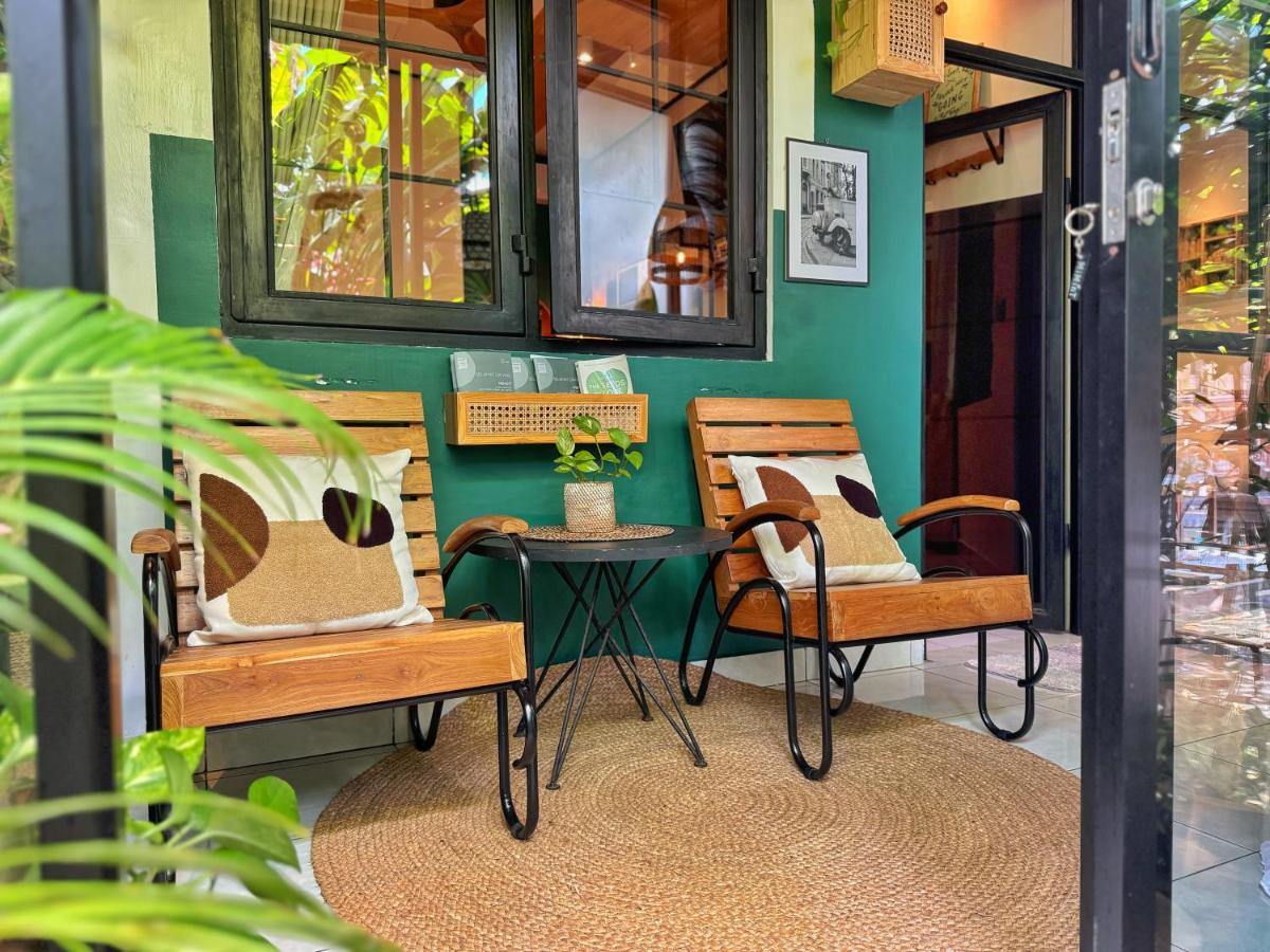 Private Room, 2 Minutes walk to KuDeTa Beach Seminyak - 4