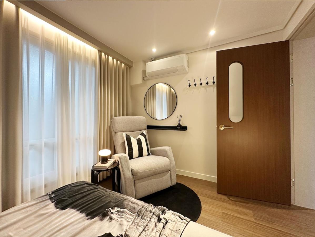 Hongik University Station Super Station Area,Forest Road View,Perfect for Families, Groups, and Friends - 5