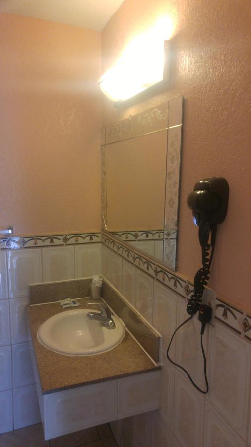 Riviera Motel — photo 18