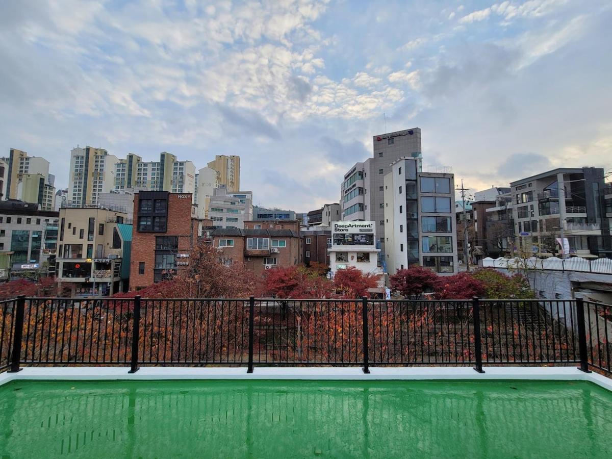 Hongik University Station Super Station Area,Forest Road View,Perfect for Families, Groups, and Friends - 2