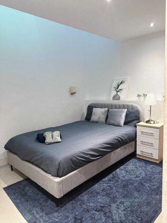Cozy 1BR for 4 at London Bridge