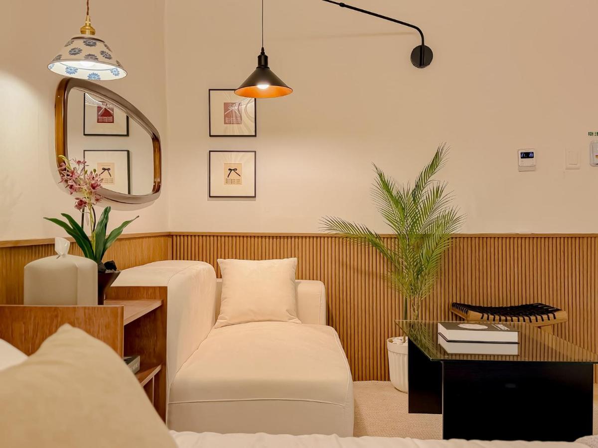 Gangnam COEX Apgujeong Rodeo Garosu-gil Gangnam Plastic Surgery Clinic Itaewon 30 minutes - 2