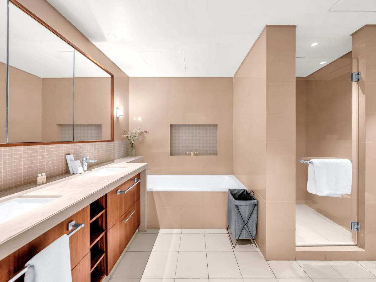 Kensington Prime 4BR Burj View and Dubai Mall Link - 3