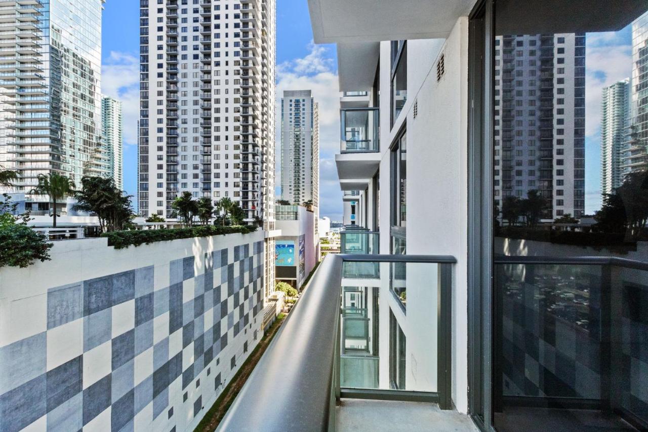 Stylish Apt with Rooftop Pool in Downtown Miami - 5
