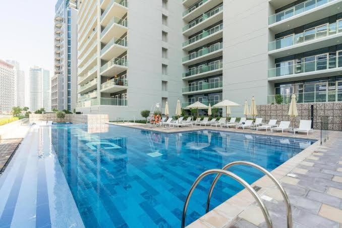 Burj Khalifa View Stylish 1BR in Business Bay - 4