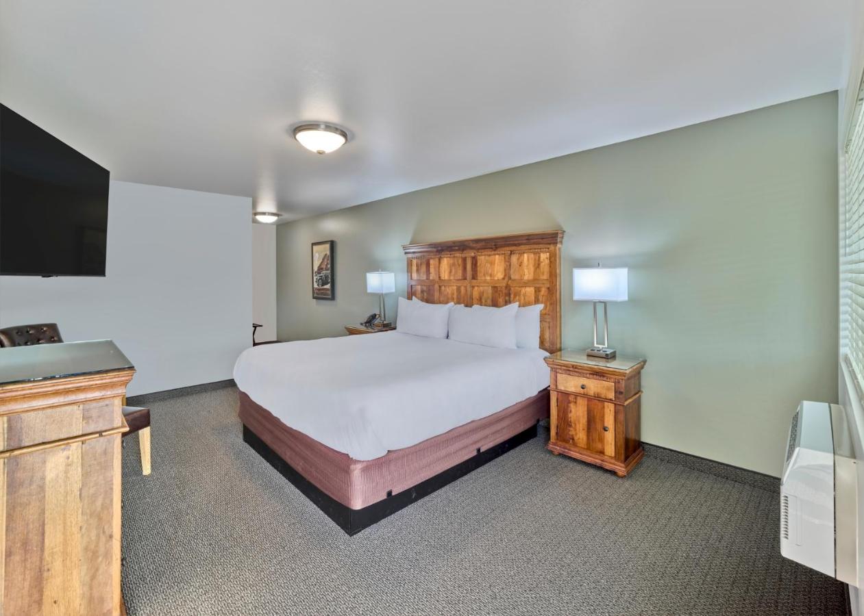 Roosevelt Hotel & Cabins - Yellowstone — photo 13