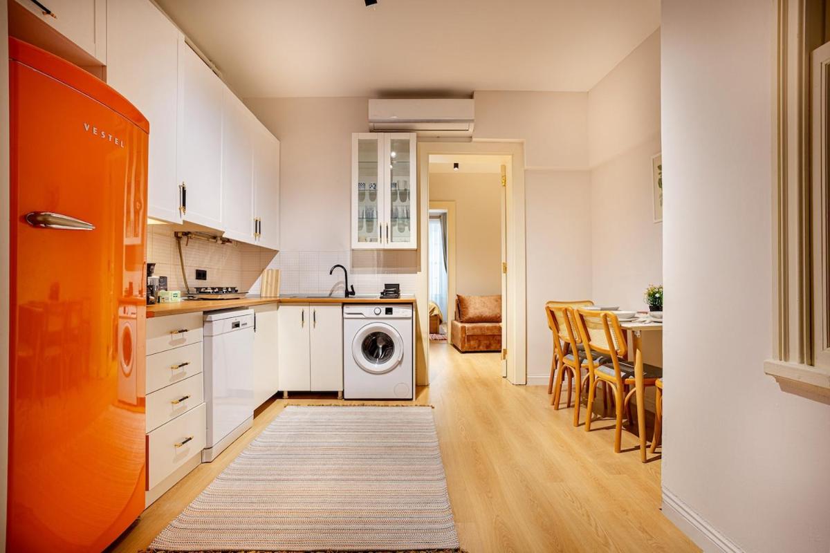 A Modernized Apt In The Historic Area Of Istanbul - 4