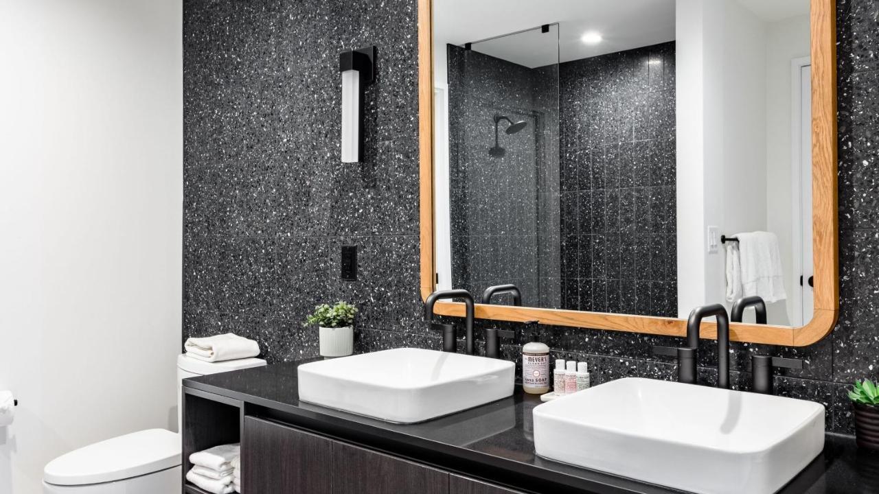 Luxe High Rise near DT Austin w Views Rooftop Pool Gym Luxe Amenities - 4