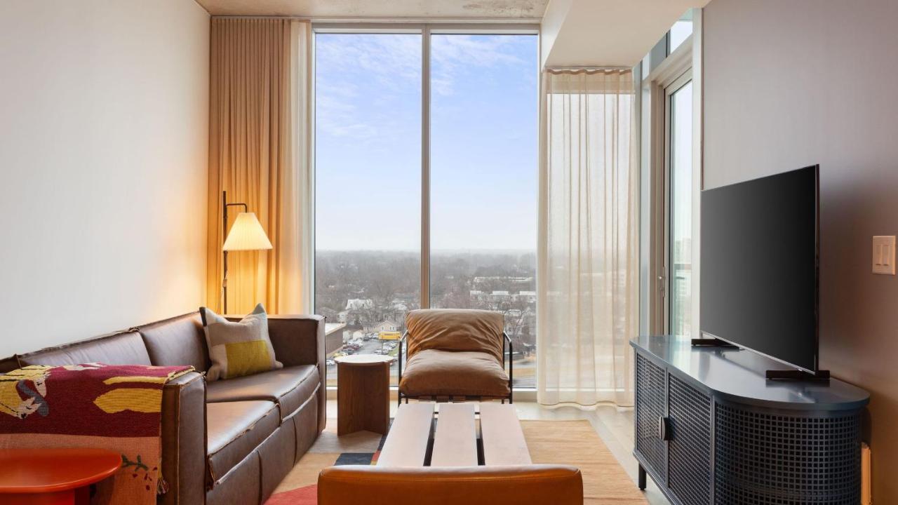 Luxe High Rise near DT Austin w Views Rooftop Pool Gym Luxe Amenities - 2